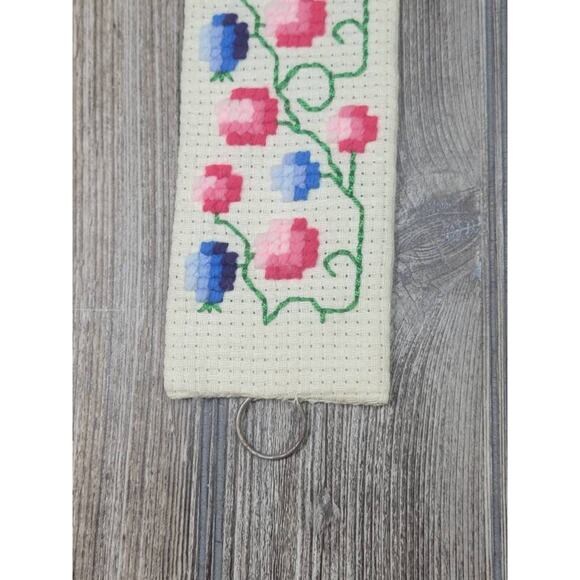 Vintage Wall Hanging Yarn Cross Stitch, Metal Hangers, 14-3/4" - Picture 4 of 5